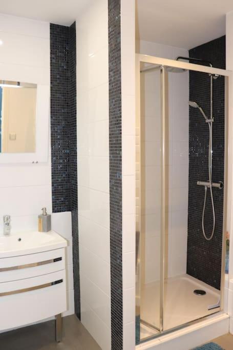 Dinard : Loft De 175 M² - A 150 M De La Plage Luaran gambar