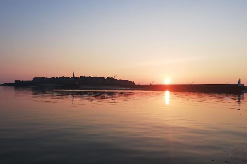 Dinard : Loft De 175 M² - A 150 M De La Plage Luaran gambar